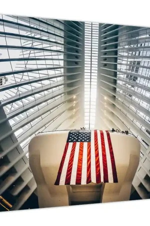 Zwrot pieniędzy Schilderij - Gebouw met Amerikaanse vlag