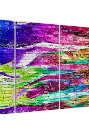 Schilderij - Bakstenen muur met kleurrijke vlammen Promocja