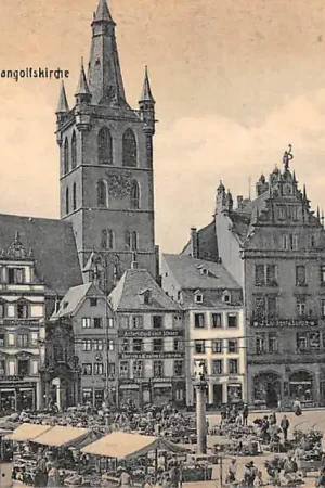 Duitsland Trier Hauptmarkt mit rotes Haus und Gangolfskirche Markt Eisenbahn Tram 2 Deutschland Europa HC61452 Oferta