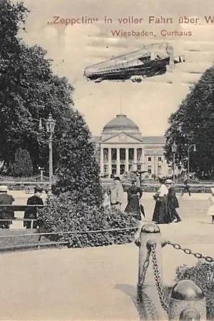 Szybka dostawa Duitsland Zeppelin in voller Fahrt uber Wiesbaden Curhaus 1909 Tram Militair Marine Luchtvaart Deutschland Europa HC59576
