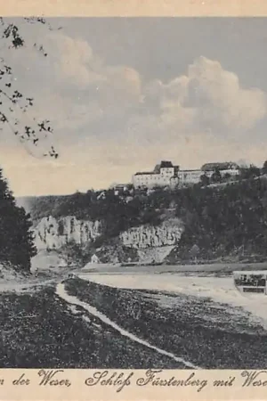 Duitsland Schloss Fürstenberg Westf. Weser im Landkreis Holzminden mit Weserdampfer Scheepvaart Kasteel Deutschland Europa HC59326 Rabat
