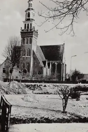 Zamów teraz Haastrecht Gezicht op met N.H. Kerk Bushalte met VAGU auto bus HC47753
