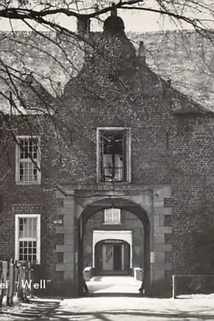 Well (L.) Ingang Kasteel Well Bergen (LB) Limburg 1960 HC47081 Nowość