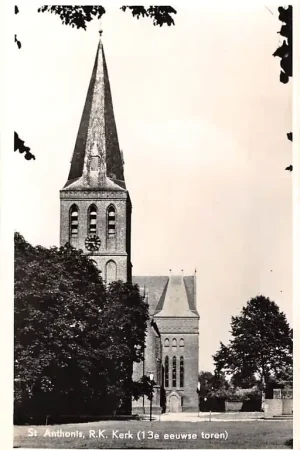 Sint Antonis R.K. Kerk 13 e eeuwse toren Land van Cuijk Noord-Brabant HC46948 Niska cena