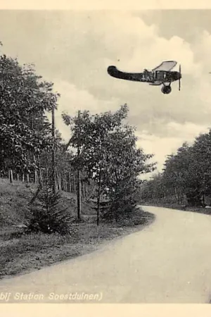 Autentyczny Soest Soesterbergsche Straatweg bij Station Soestduinen Fokker vliegtuigen 1935 HC46937