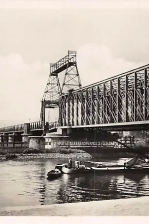 Zutphen IJsselbrug Binnenvaart schepen Scheepvaart Op de brug: Kiest Kleerekooper No. 1 Lijst 23 S.D.A.P.HC46658 Oferta limitowana