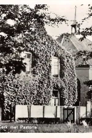 's Gravenmoer Gereformeerde Kerk met Pastorie Dongen Noord-Brabant HC46241 Rabat