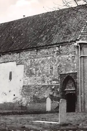 Autentyczny Wetzens Vitus kerk noordzijde met begraafplaats Noardeast-Fryslân Friesland HC45862