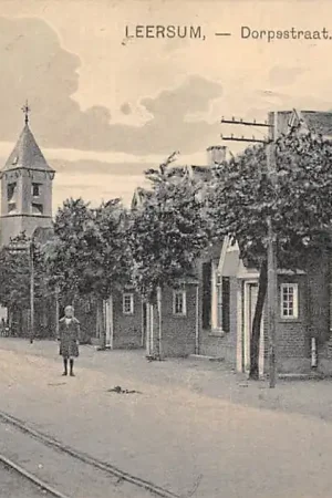 Bezpieczna płatność Leersum Dorpsstraat met tramspoor en kerk HC45520