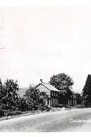 Geldermalsen Rijksstraatweg met molen 1961 Betuwe HC44872 Popularny