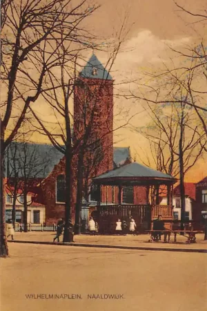 Zamów teraz Naaldwijk Wilhelmina kerk en muziektent HC44235