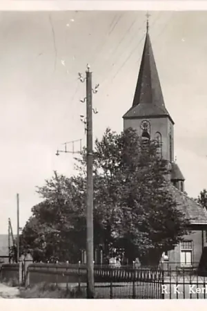 Bakhuizen R.K. Kerk en School 1943 De Fryske Marren Gaasterland Friesland HC43985 Zwrot pieniędzy