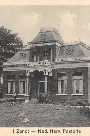 Tani 't Zand (GR) Ned. Hervormde Pastorie Groningen HC43969