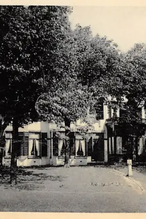 Uithuizermeeden Ned. Hervormde Pastorie Het Hoge Land HC43824 Oferta limitowana