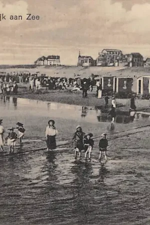 Wyprzedaż Katwijk aan Zee Groeten uit 1911 Strand en badgasten HC43556