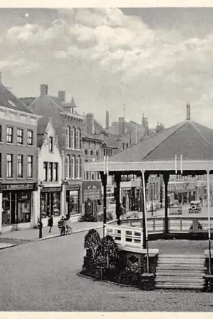 Wyprzedaż Roosendaal Markt met muziektent 1934 HC42968