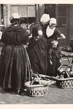 Szybka dostawa Middelburg Vischvrouwen Klederdracht 1948 Markt HC42837