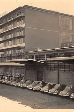 Zutphen Fabriek Reesink 1947 34 Volkswagens en chauffeurs Fotokaart Foto Zeylemaker, Houtmarkt 77 Auto HC41644 Wysoka jakość