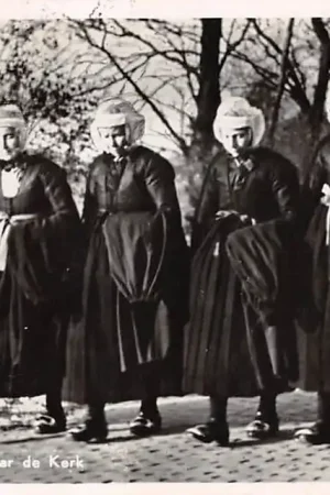 Staphorst Op weg naar de kerk 1951 Klederdracht Vintage HC41395 Kup teraz