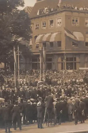 's-Gravenhage Kneuterdijk 12 juni 1918 Fotokaart Onthulling monument Johan de Witt HC40948 Szybka dostawa