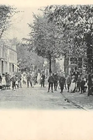 Wyprzedaż Baarn Nieuwstraat met volk 1900 HC40324