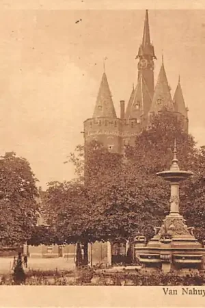Autentyczny Zwolle Van Nahuysplein met Sassenpoort en monument 1926 HC39875