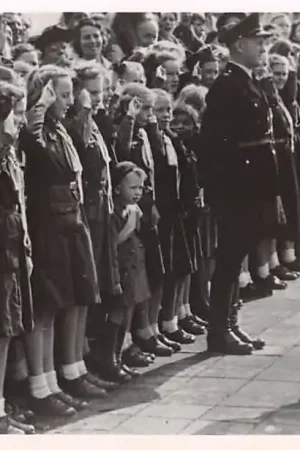 Friesland Bezoek H.M. Juliana inspecteert de padvindsters 26 Sept. 1950 Koningshuis Padvinderij Scouting HC39335 Szybka dostawa