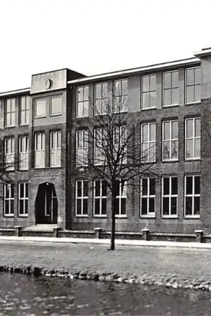 Gouda Burgemeester Martenssingel Ter herinnering aan de officiële opening bijbouw verdieping Prinses Juliana School 15-2-1967 HC38227 Zamów teraz