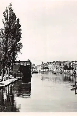 Gouda De Bleekerssingel en de Houtmansgracht met IJsverkoper Ambachts school en Groenteveiling HC37928 Oryginalny