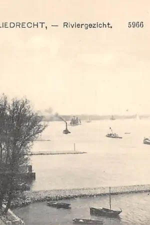 Sliedrecht Riviergezicht Benedeneinde Binnenvaart schepen Scheepvaart Nauta 5966 HC37042 Najlepsza cena