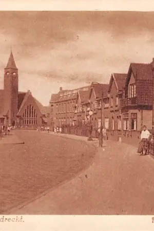 Wysoka jakość Sliedrecht Middeldiepstraat met U.L.O. School en Gereformeerde Kerk Nauta A 3442 HC36813