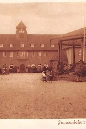 Sliedrecht Dr. Langeveldplein Gemeentehuis met Muziektent 1937 Nauta A 2713 HC36750 Nowość