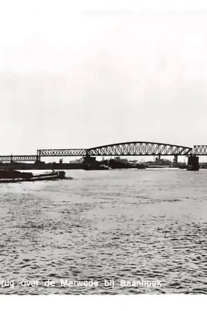 Sliedrecht Spoorbrug over de Merwede bij Baanhoek Binnenvaart schepen Scheepvaart 1969 HC36495 Tylko dziś
