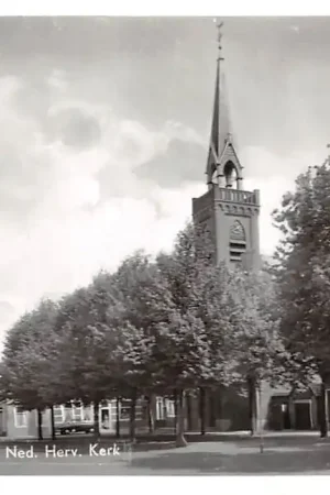 Tani Arnemuiden Markt met Ned. Herv. Kerk VW 1963 Walcheren HC36257