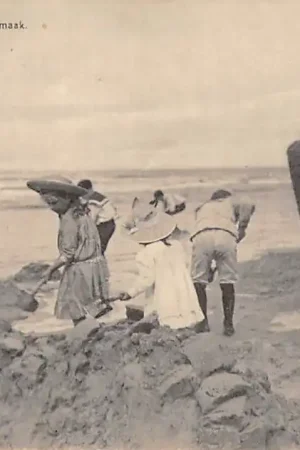 Tani Zandvoort aan Zee Strand vermaak Kind 1913 HC36239