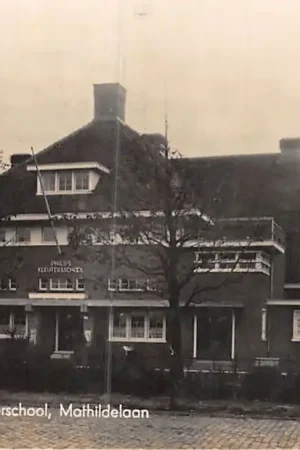 Tani Eindhoven Philips Kleuter school 1942 HC35186