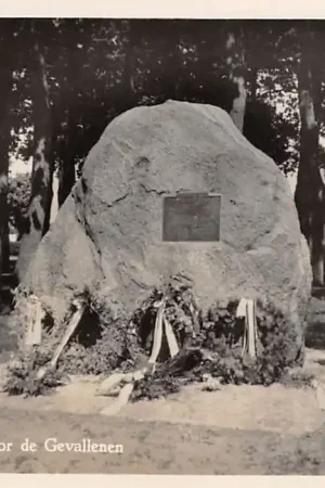 Tani Vledder Monument voor de gevallenen WO2 Militair Westerveld Drenthe HC34949