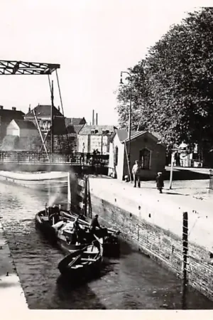 Wyprzedaż Gouda Nieuwe Veerstal Mallegat sluis Bogen Vest en Turfsingel Schepen Scheepvaart 1946 HC34612