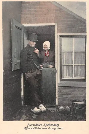 Bunschoten - Spakenburg Vintage Effen uutkieken over de ongerdeur Klederdracht HC34340 Szybka dostawa
