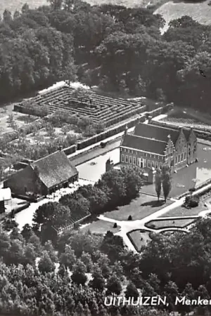 Uithuizen Menkemaborg vanuit de lucht KLM Luchtfoto no. 30488 Groningen HC34159 Wysoka jakość