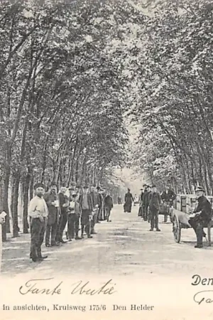 Den Helder Weg naar 't Station met volk 1903 HC33275 Nowość