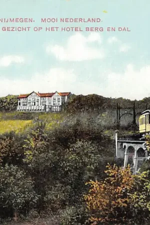 Wysoka jakość Omstr. Nijmegen Brug Bergspoor Tram Beek (GD) Gezicht op het Hotel Berg en Dal Mooi Nederland 1917 HC33046
