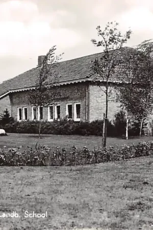 Smilde Chr. Lagere Landbouw School Midden-Drenthe HC32897 Zamów teraz