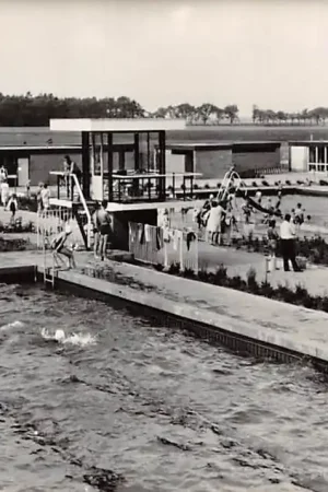 Tani Ter Apel Zwembad 1969 HC32891