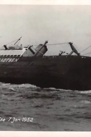 Tylko dziś Scheepvaart Flying Enterprise 7 Jan. 1952 Scheepsramp Gesleept, nog 150 mijl van Falmouth Schepen Noord-Amerika HC31465