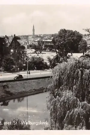 Szybka dostawa Arnhem Lauwersgracht met ruïne St. Walburgs kerk HC31128