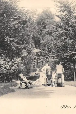 Szybka dostawa Gouda Houtmansplantsoen Fluweelensingel met mevrouw Gompers achter de kinderwagen Muziektent HC30913