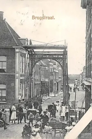 Bodegraven Brugstraat met volk Hondenkar Sigaren Magazijn 1906 HC30609 Bezpieczna płatność