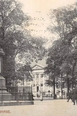 's-Gravenhage Plein met monument 1918 HC30305 Oferta limitowana