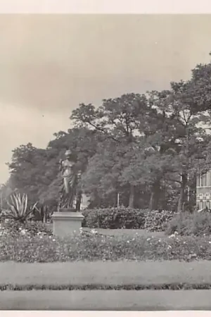 Zwrot pieniędzy Nijmegen Nassausingel Monument HC29861